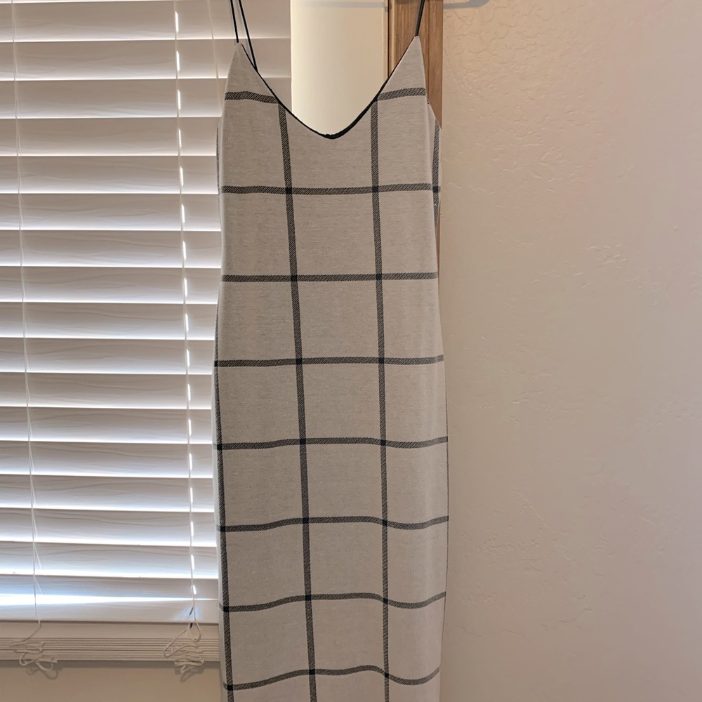 Stretchy black and white bodycon